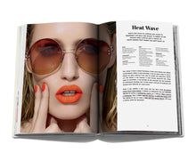 Load image into Gallery viewer, Toni Malt Makeup: Transform 60 Makeup looks