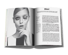 Load image into Gallery viewer, Toni Malt Makeup: Transform 60 Makeup looks